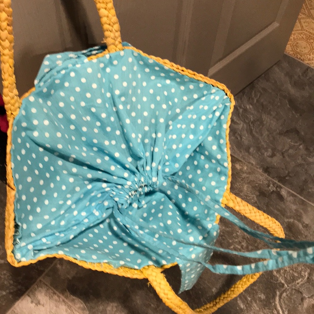 Woven straw beach bag with liner - Picture 3 of 13